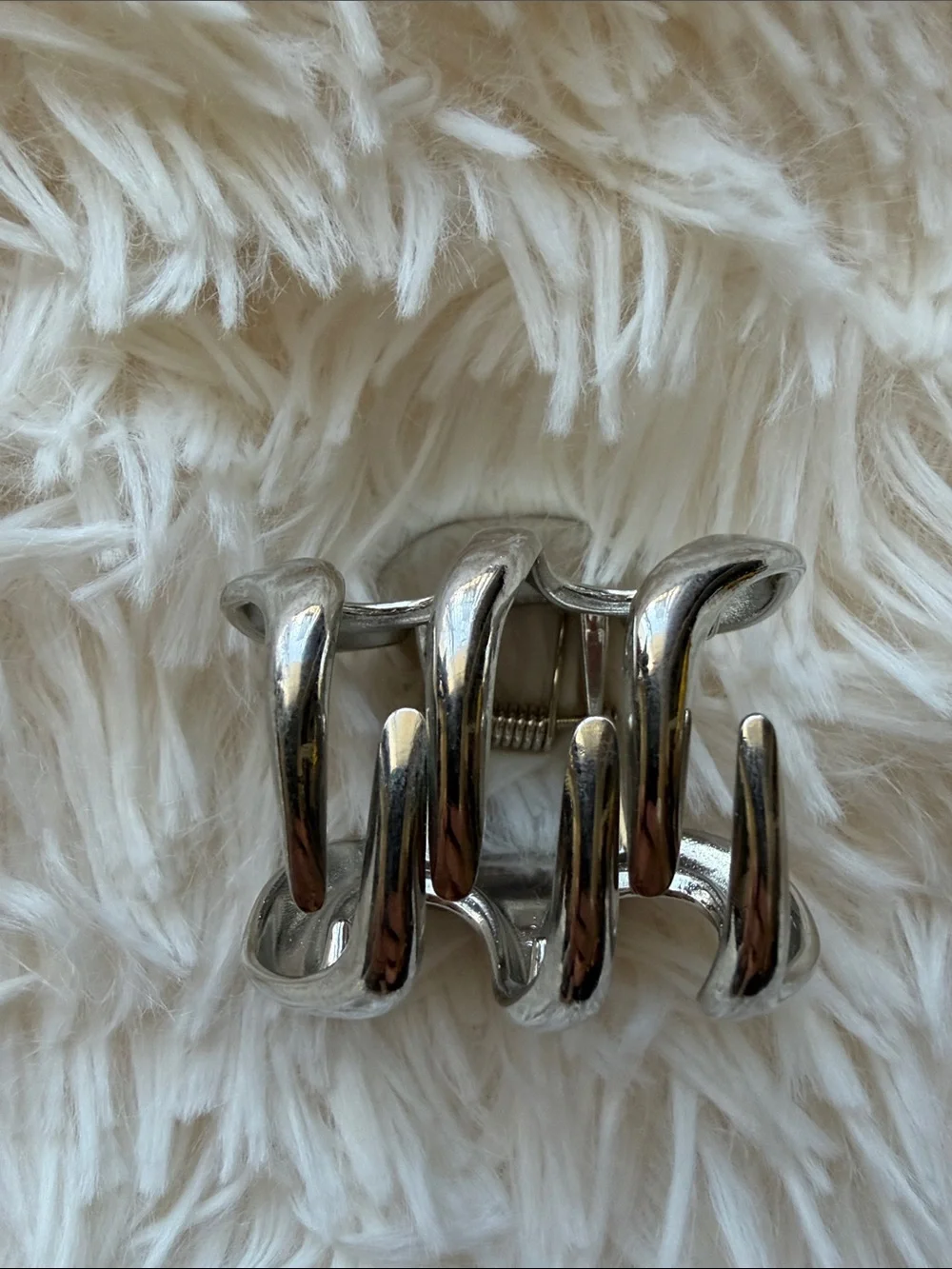 Brand New Polished Silver Metal Hair Claw Clip for Women